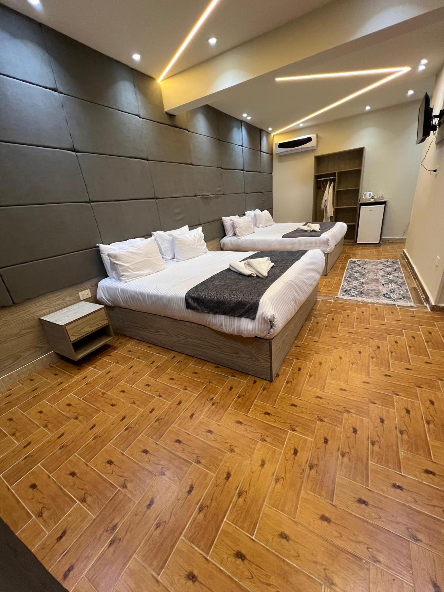 New Scarab Pyramids View Hotell Kafret el-Gabal Exteriör bild